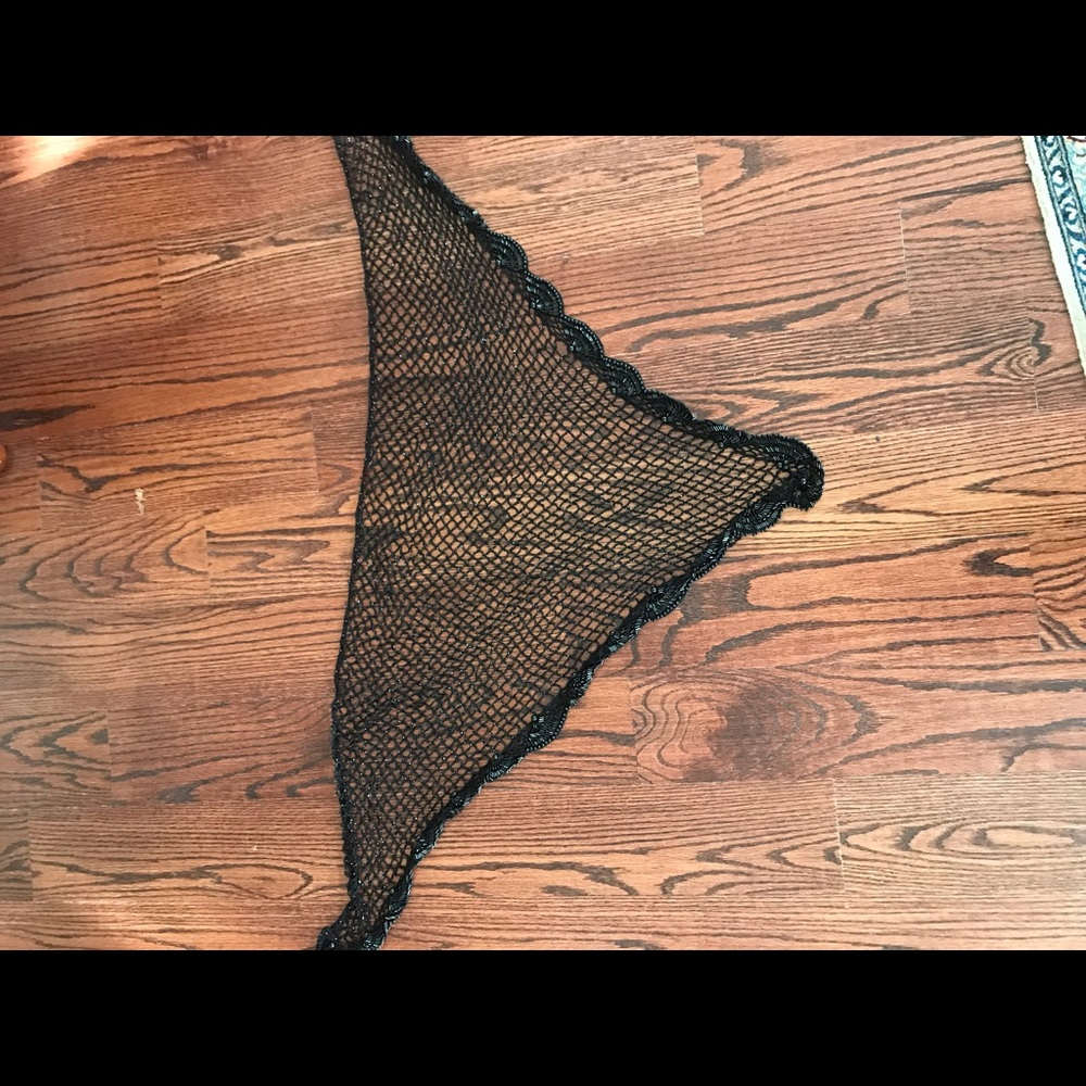 Sequenced evening shawl